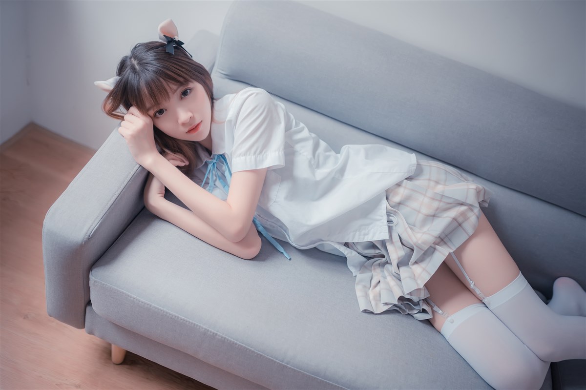 图片[5]-沙发上的JK少女-COS世界