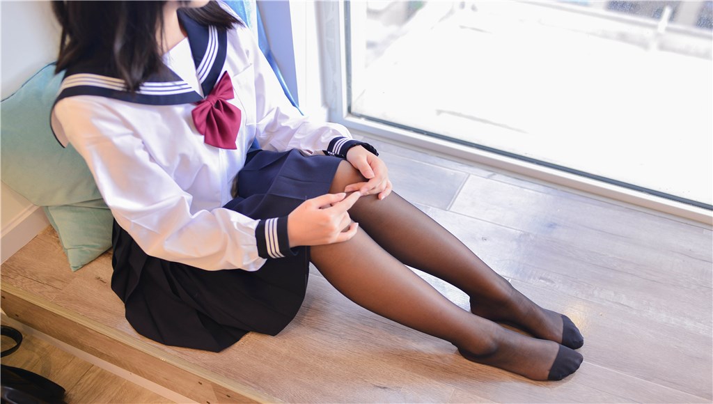 图片[4]-制服下的死库水-COS世界