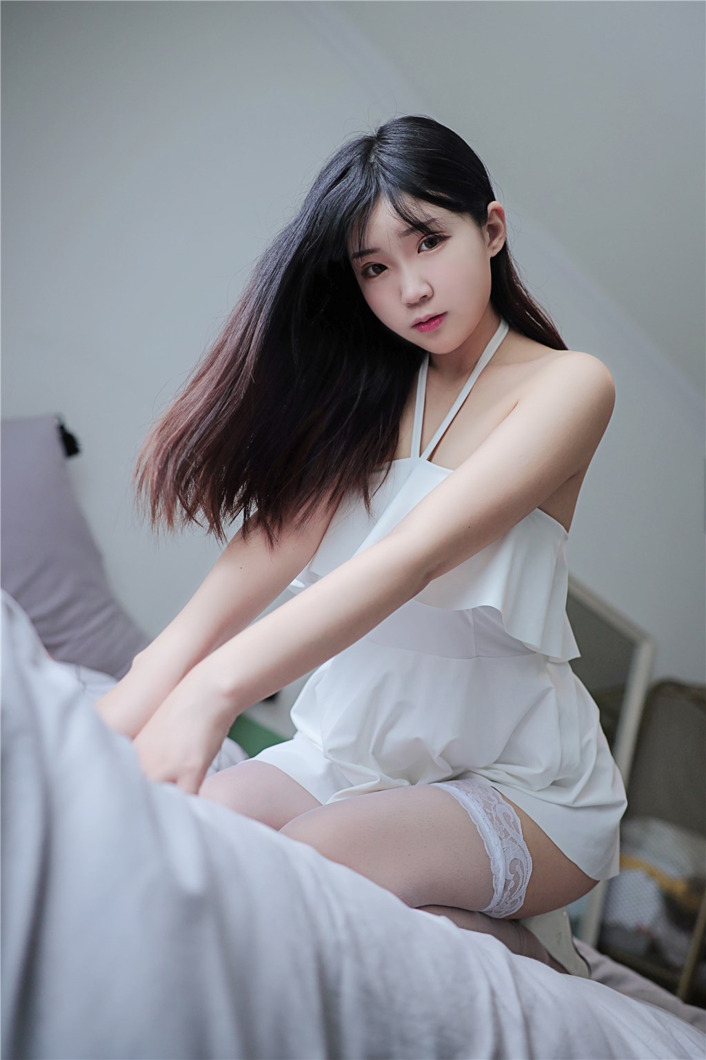 图片[3]-身穿白裙的极致白丝少女-COS世界