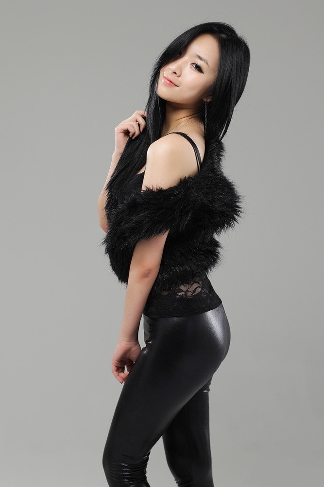 图片[4]-皮裤美女前凸后翘酥胸爆乳高清美女写真图片-COS世界