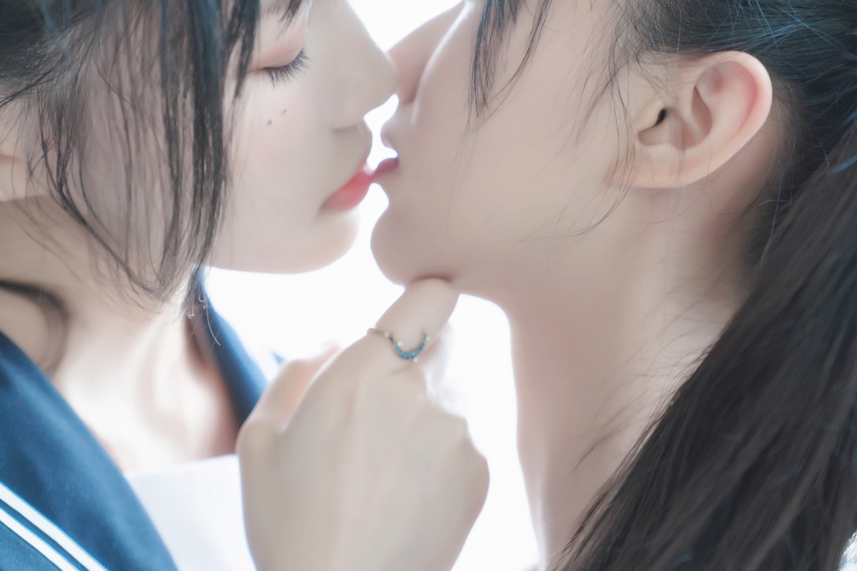 木绵绵OwO&桜桃喵-她(制服×制服)-COS世界