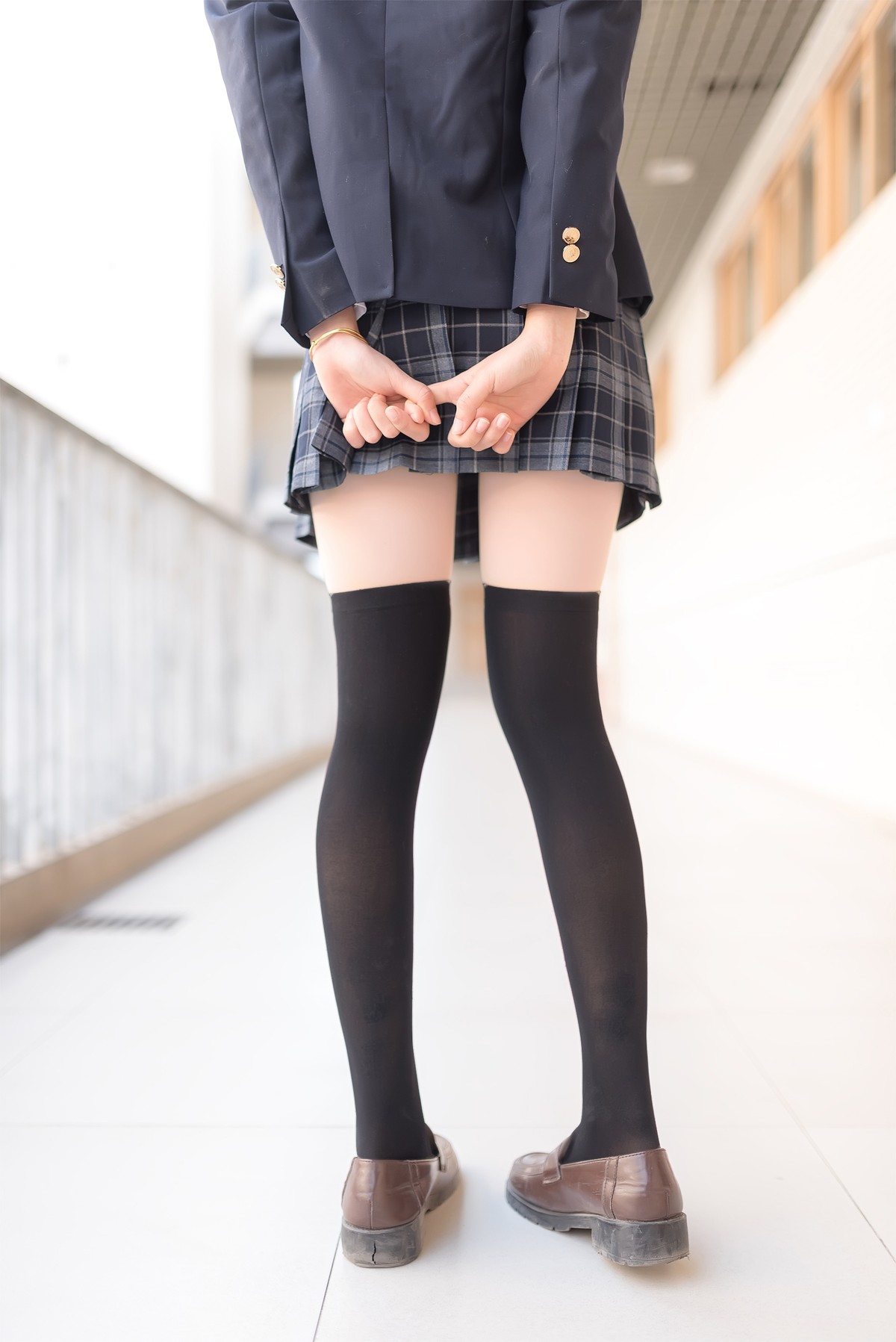 图片[3]-木绵绵OwO–JK黑丝-COS世界
