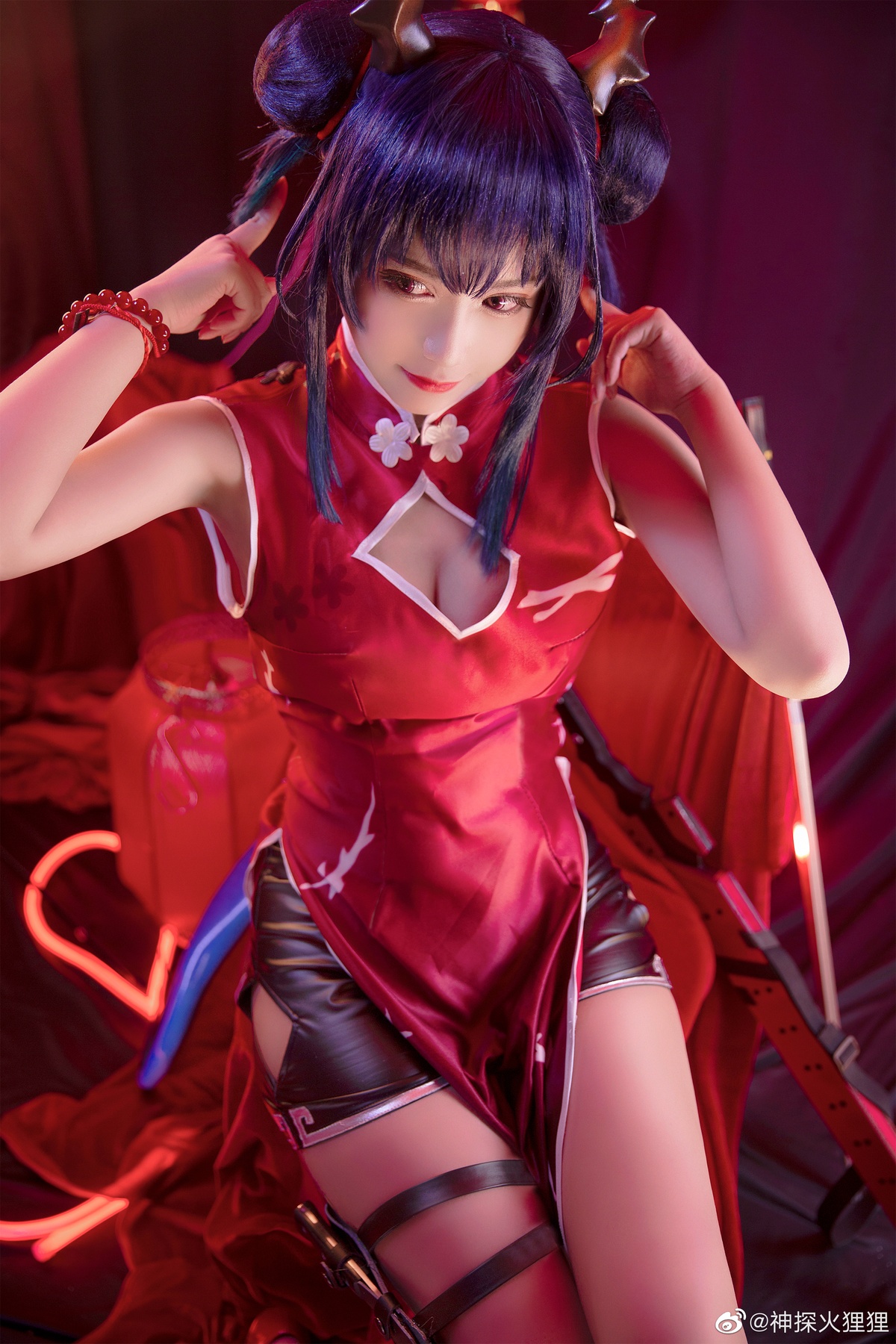神探火狸狸 – 陈 岁红霞 (明日方舟)-COS世界