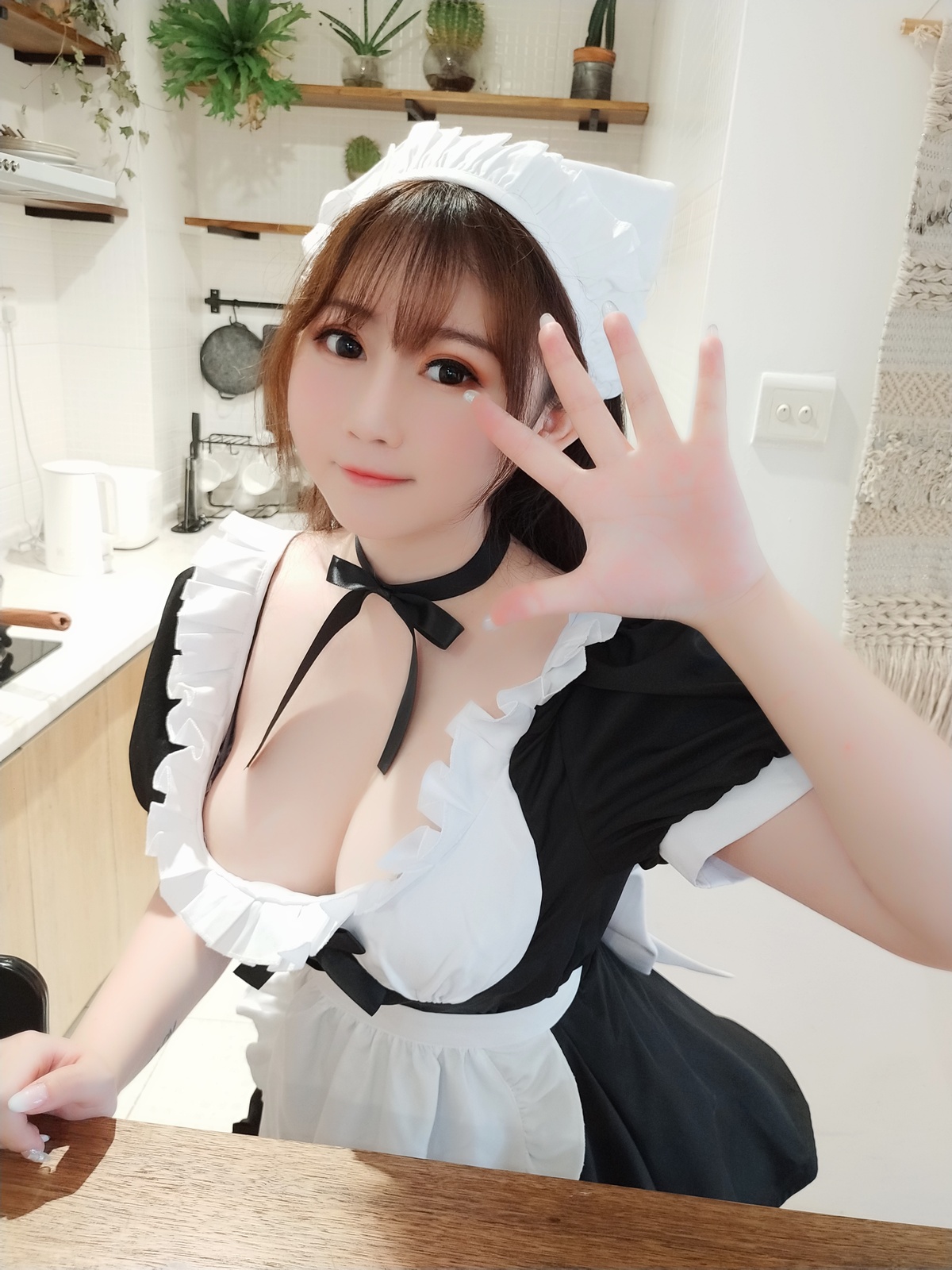 图片[4]-是依酱呀-女仆破洞黑丝装[26P-60MB]-COS世界