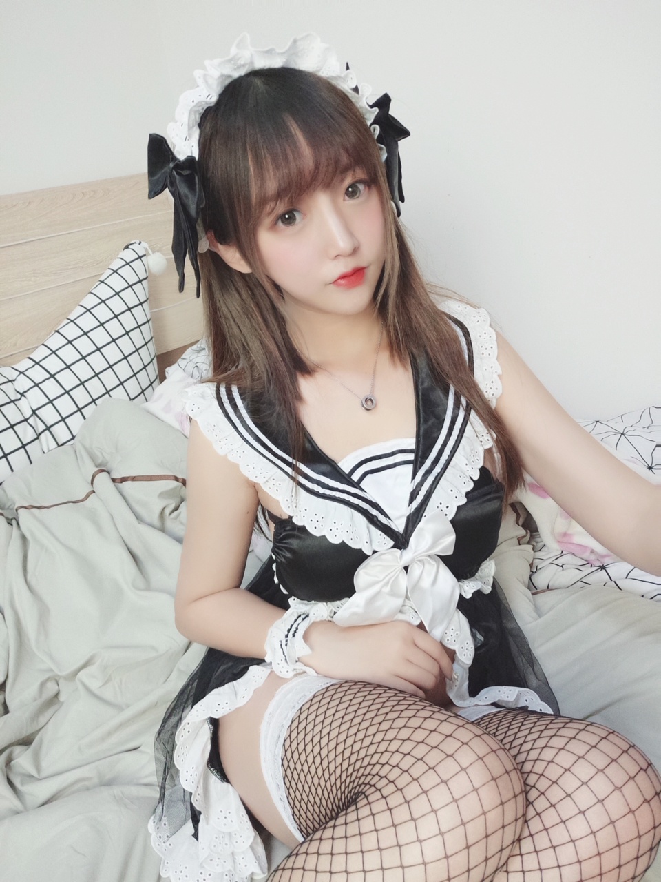 过期米线线喵-女仆 网袜 [16P 24M]-COS世界