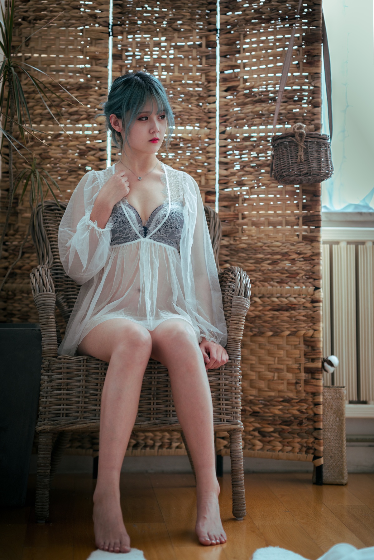 【cosplay】秋楚楚 私房 调色 [24P-418MB]-COS世界
