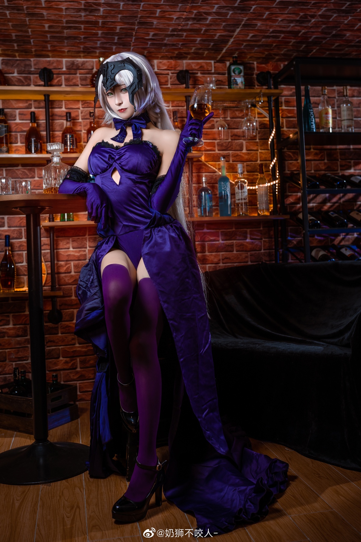 图片[2]-【cosplay】-奶狮不咬人-黑贞德-COS世界