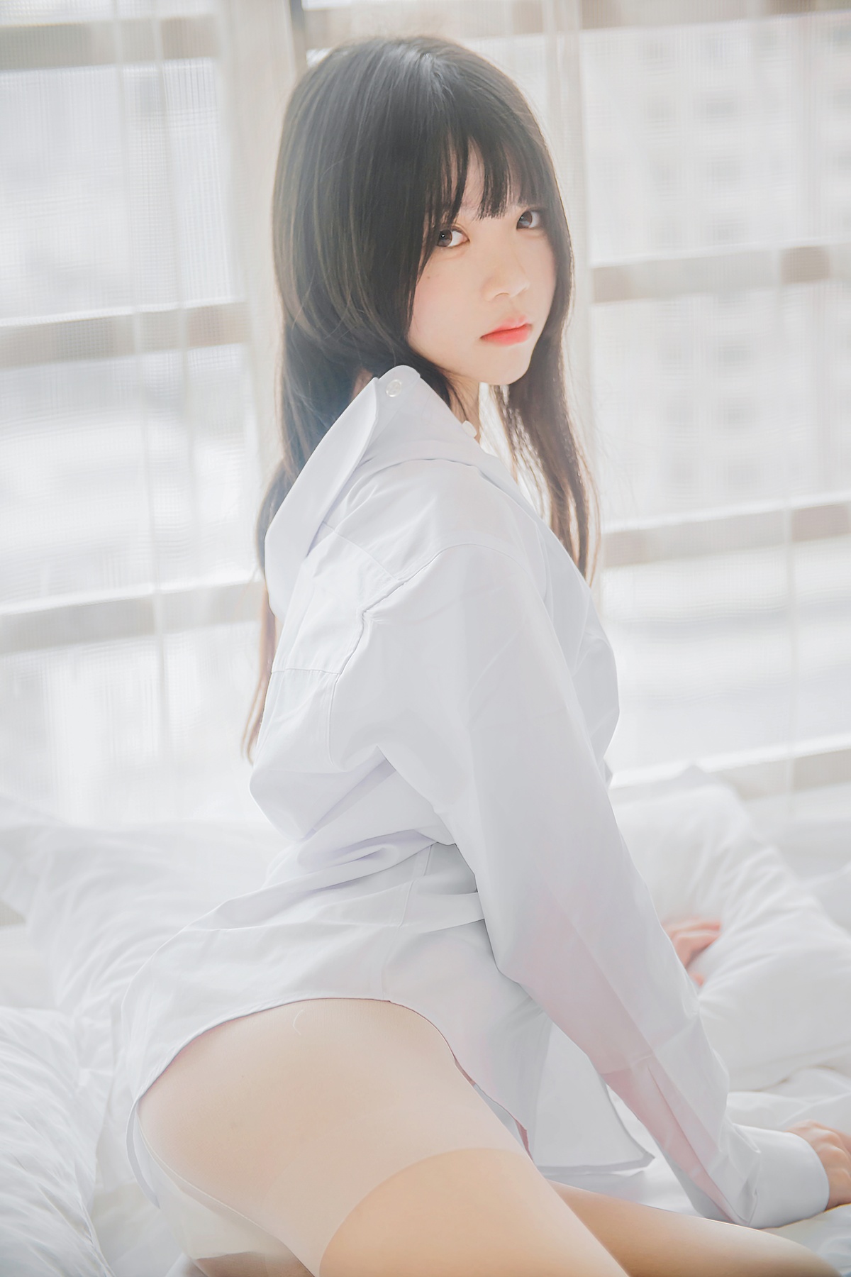 【coser】001【桜桃喵】白衬衫散发-COS世界