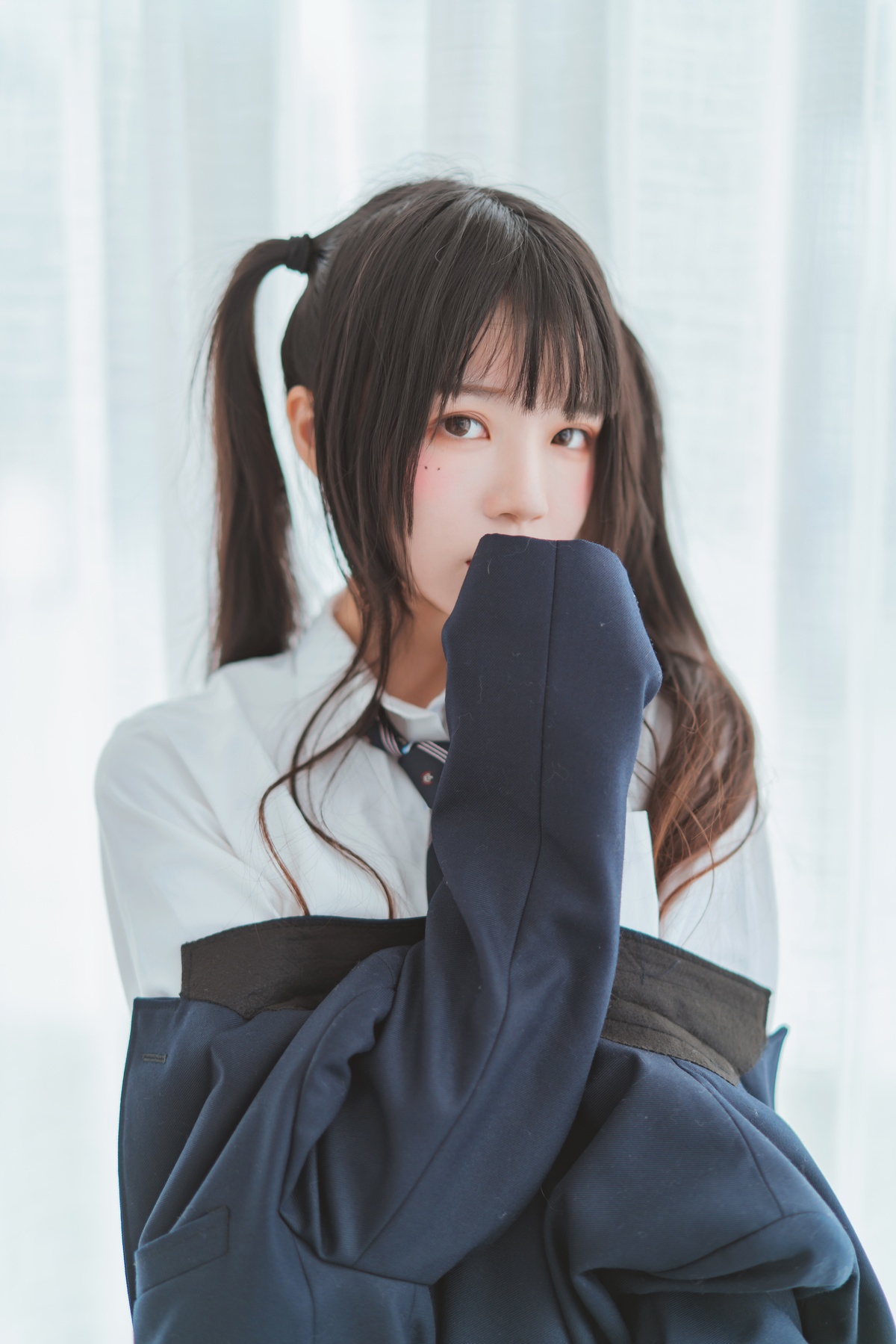 图片[2]-【coser】042【桜桃喵】冬季制服丝秀-COS世界