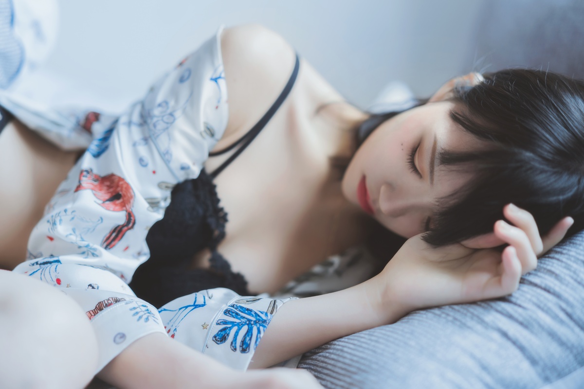 图片[3]-【coser】069【桜桃喵】倦-COS世界