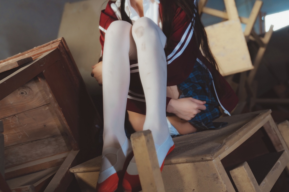 图片[2]-【coser】079【桜桃喵】废弃教室-COS世界
