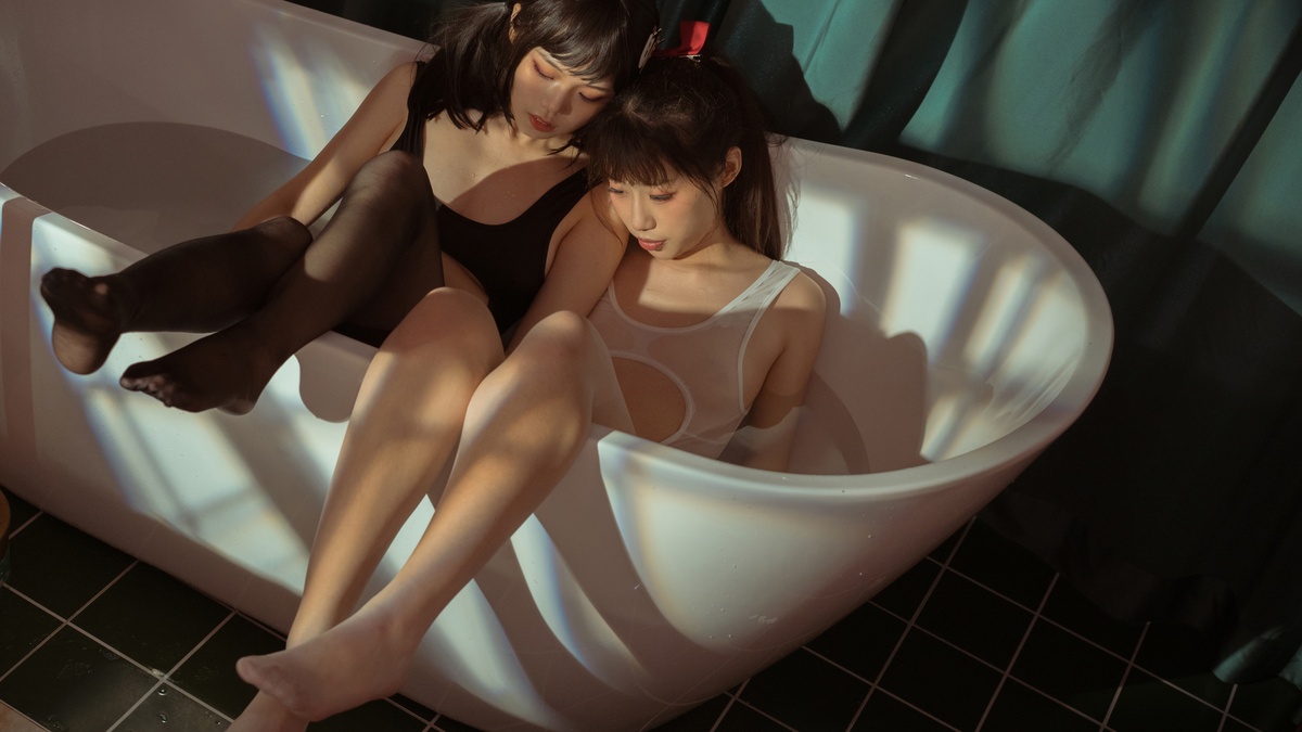 图片[4]-七月喵子 黑白双人浴缸30p+4v-COS世界