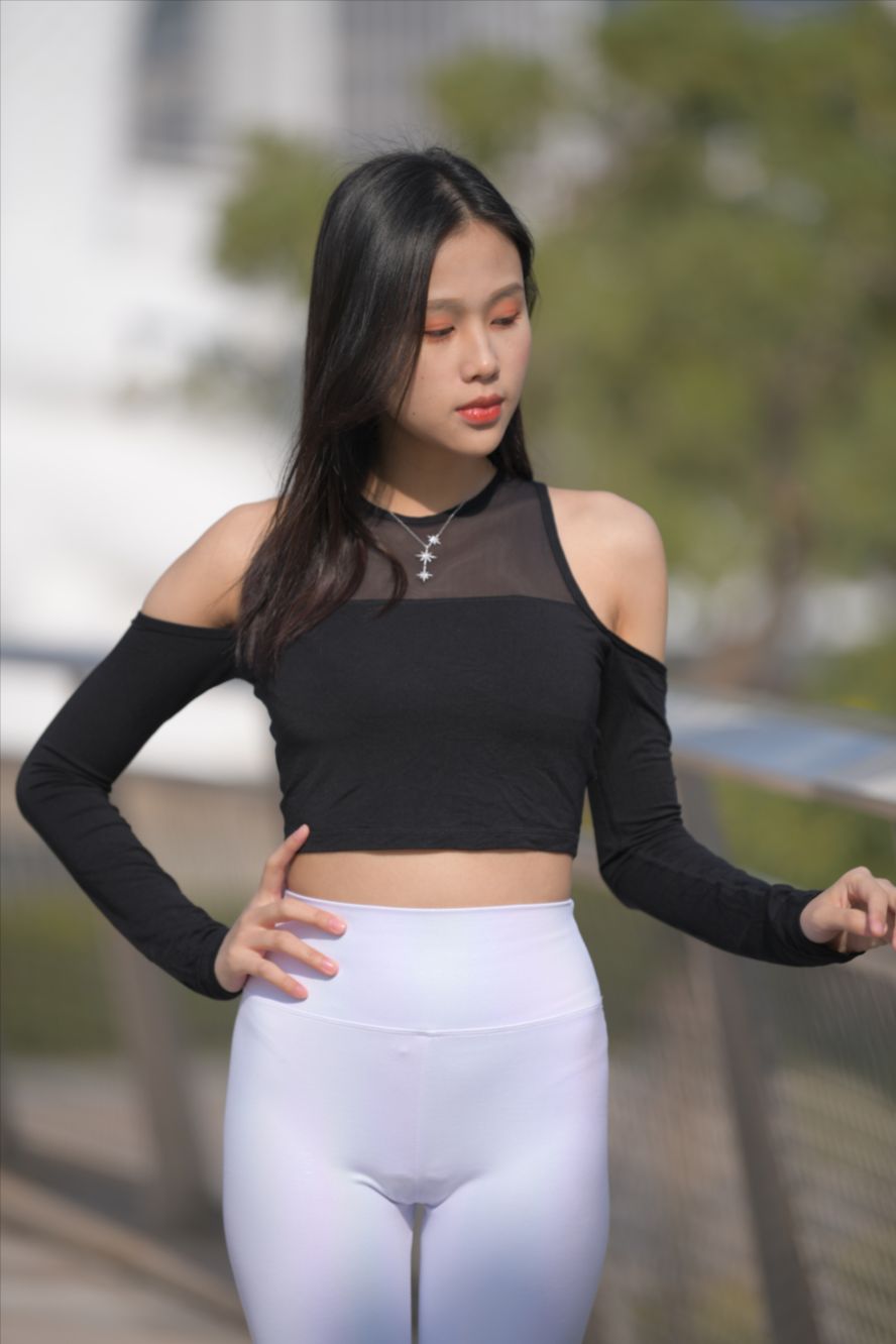 图片[5]-性感白色紧身裤妹子图片-COS世界