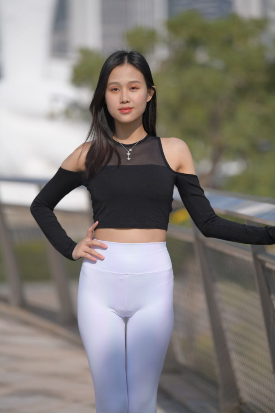 图片[4]-性感白色紧身裤妹子图片-COS世界