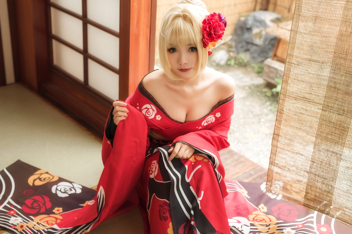 图片[2]-【coser】大大卷卷小卷 – NO.03 参见女王陛下-COS世界