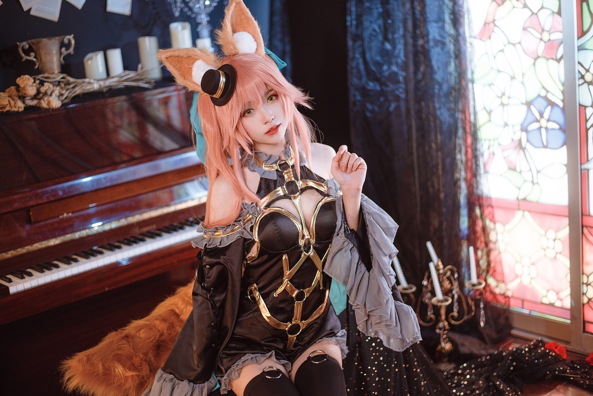 【coser】大大卷卷小卷 – NO.18 玉藻前 漆黑の魔术服-COS世界