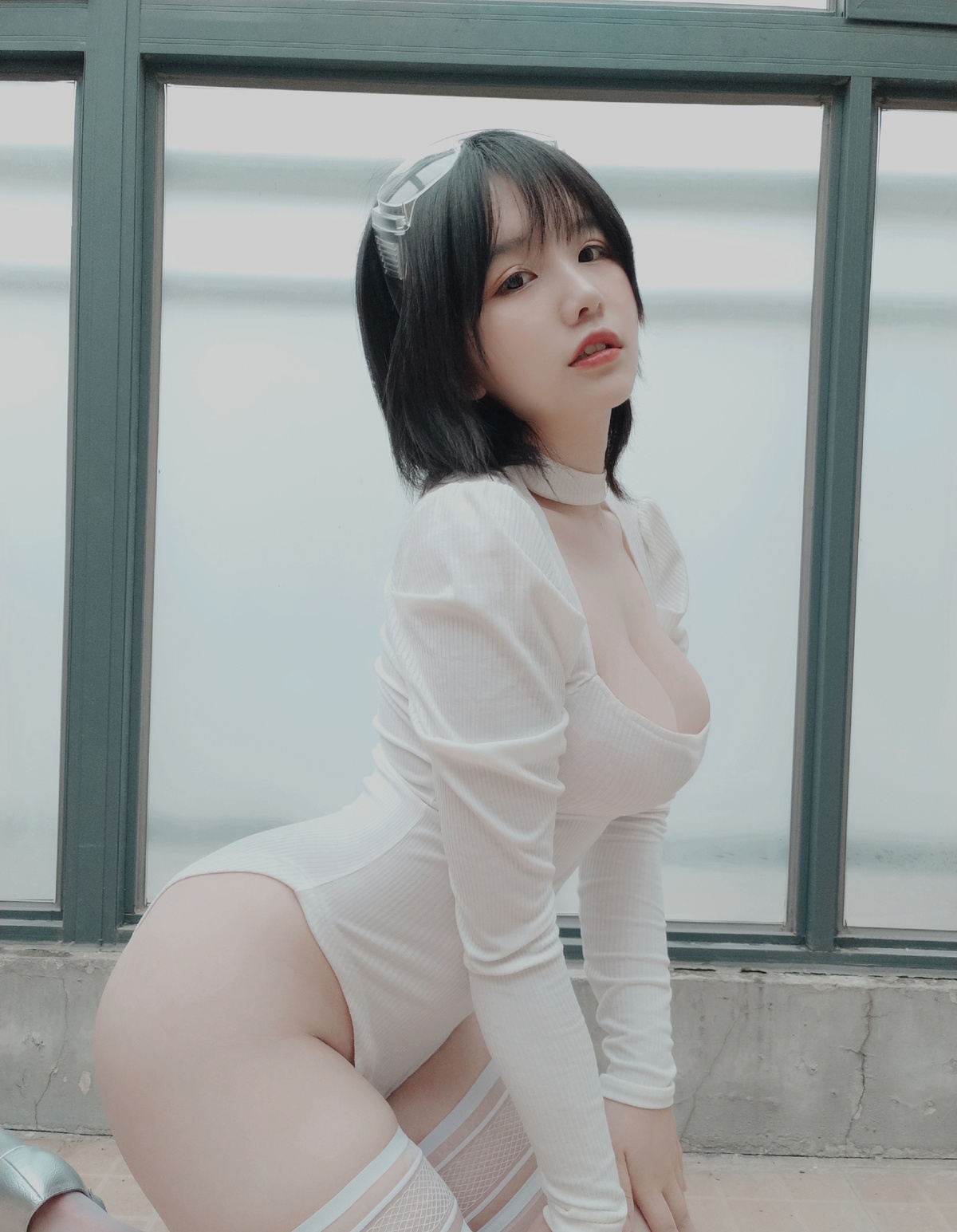 【coser】阿半今天很开心 – NO.05 白色肉感-COS世界