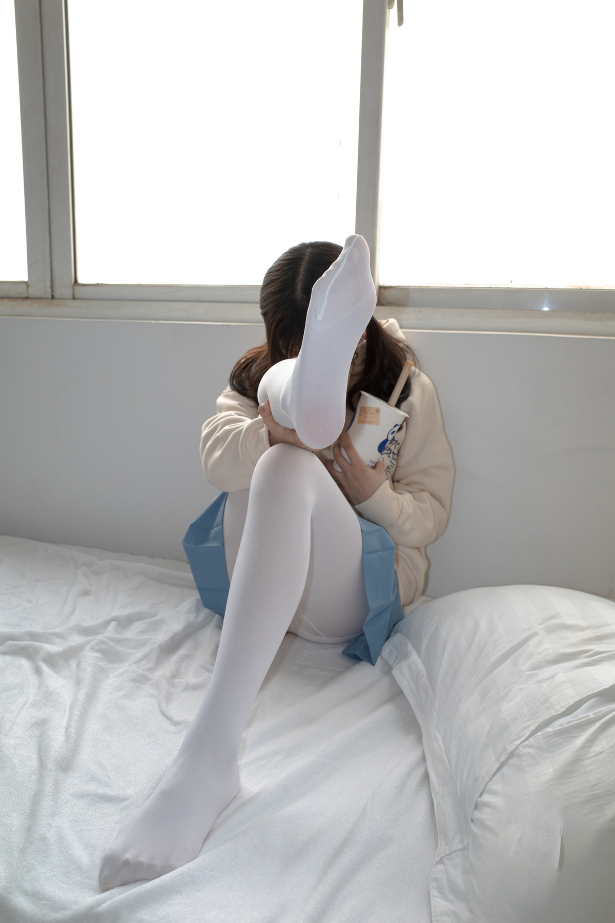 图片[3]-清纯美女白丝美腿图片-COS世界