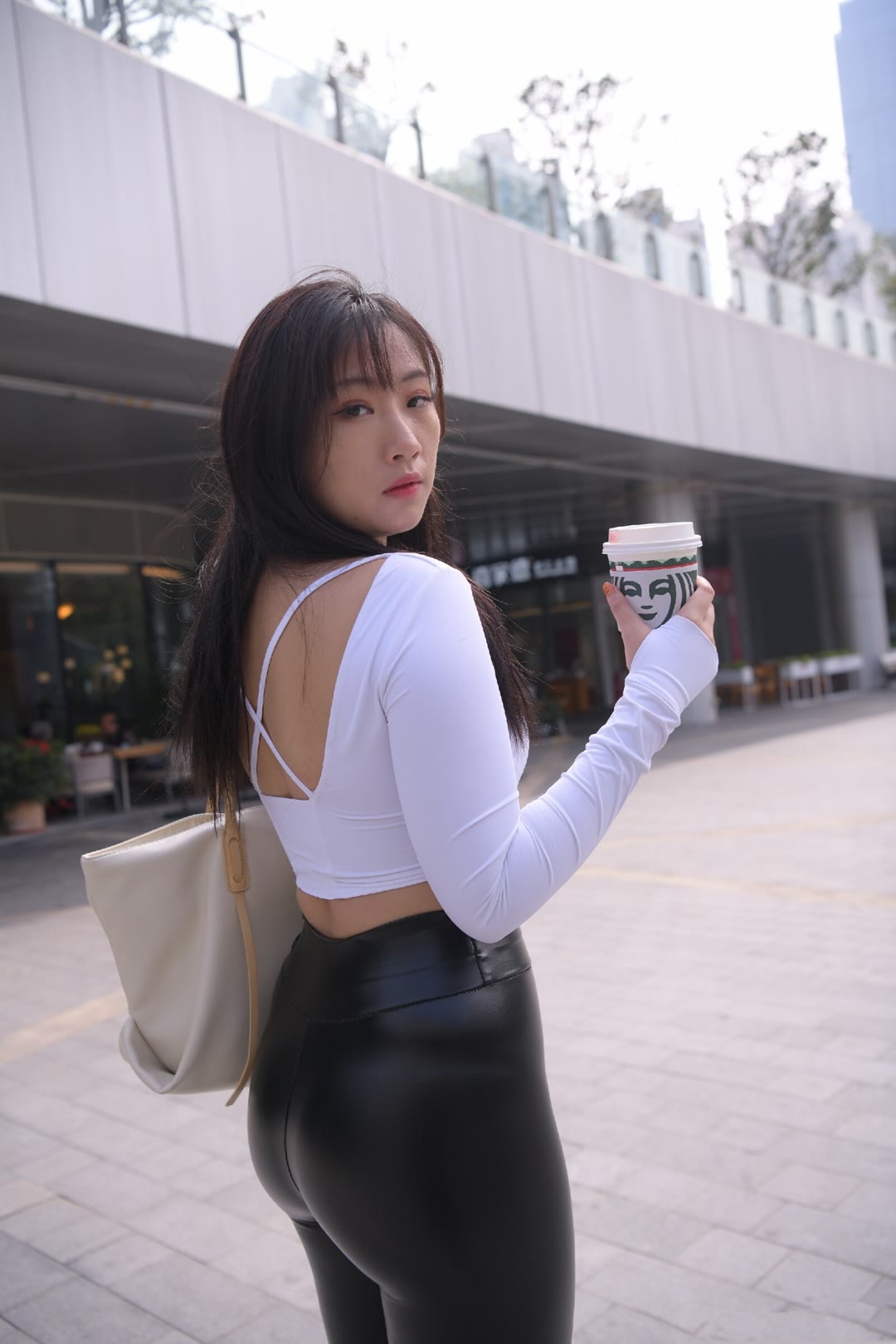 图片[3]-微博Coser@紧身超小皮裤美女图片-COS世界