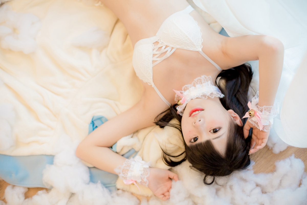 「微博红人」向小圆 – NO.02 白色软绵绵少女-COS世界