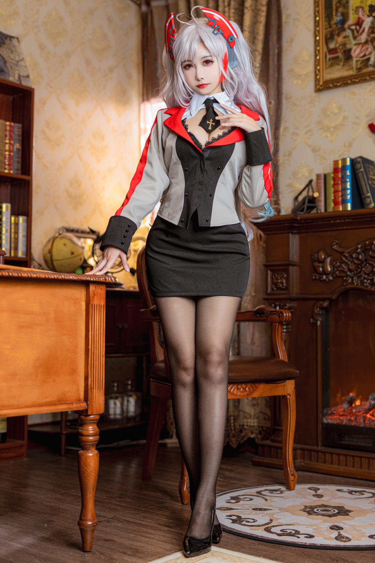 「微博红人」Momoko葵葵 – NO.19 欧根亲王 COS本子-教师-COS世界